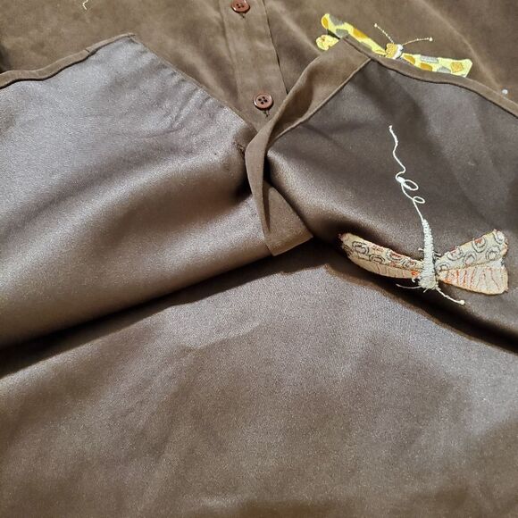 Quacker Factory Embroidered Dragonfly Printed Button Down Blouse Size S - Picture 9 of 11